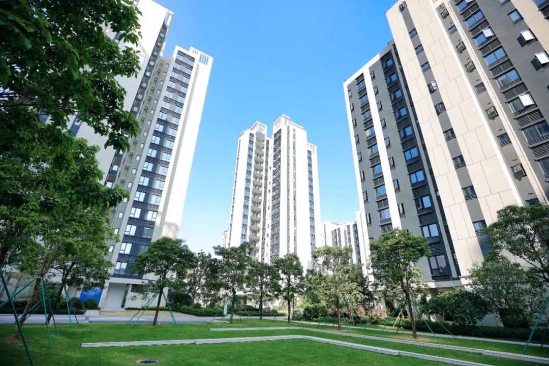 广东珠海斗门标杆宜居之作——南光泊岸荣获“2024人居梦想好房子(广东省)”