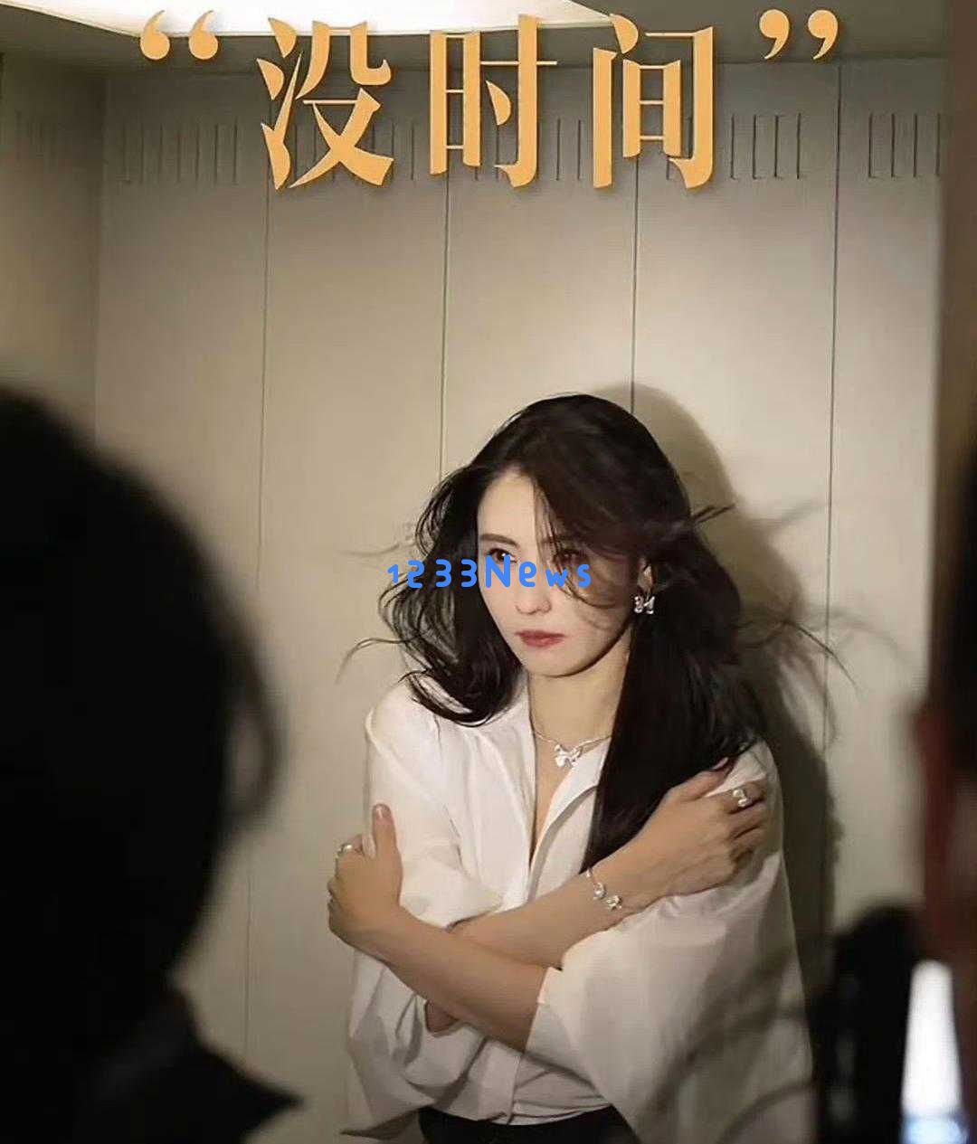 张柏芝探讨“恋爱脑”现象，从追爱到独立自我，展现新时代女性的独特魅力！