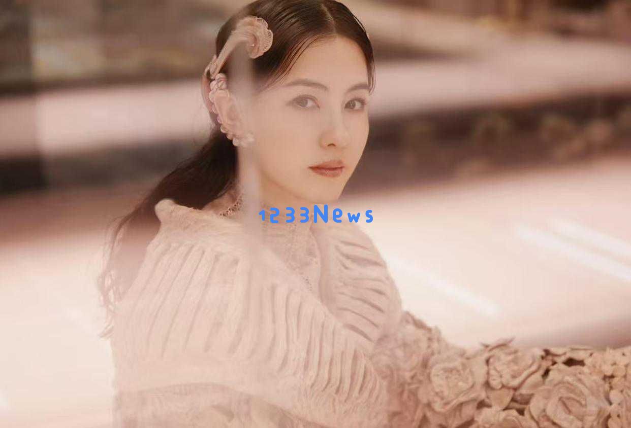 张柏芝探讨“恋爱脑”现象，从追爱到独立自我，展现新时代女性的独特魅力！