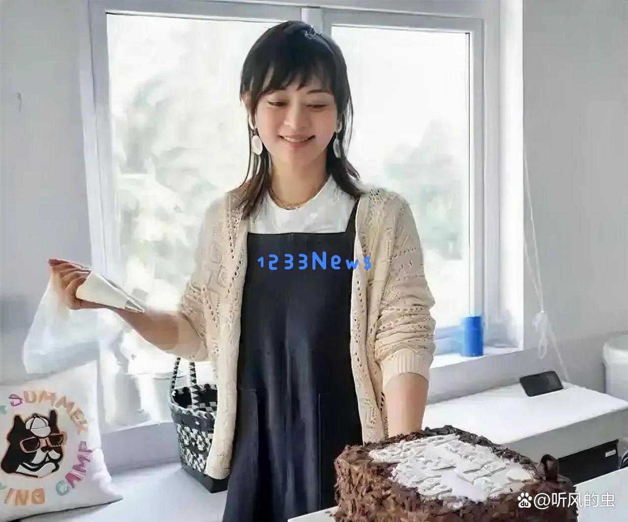 孙俪和邓超为女儿庆祝生日,温馨瞬间展现小公主优雅风范
