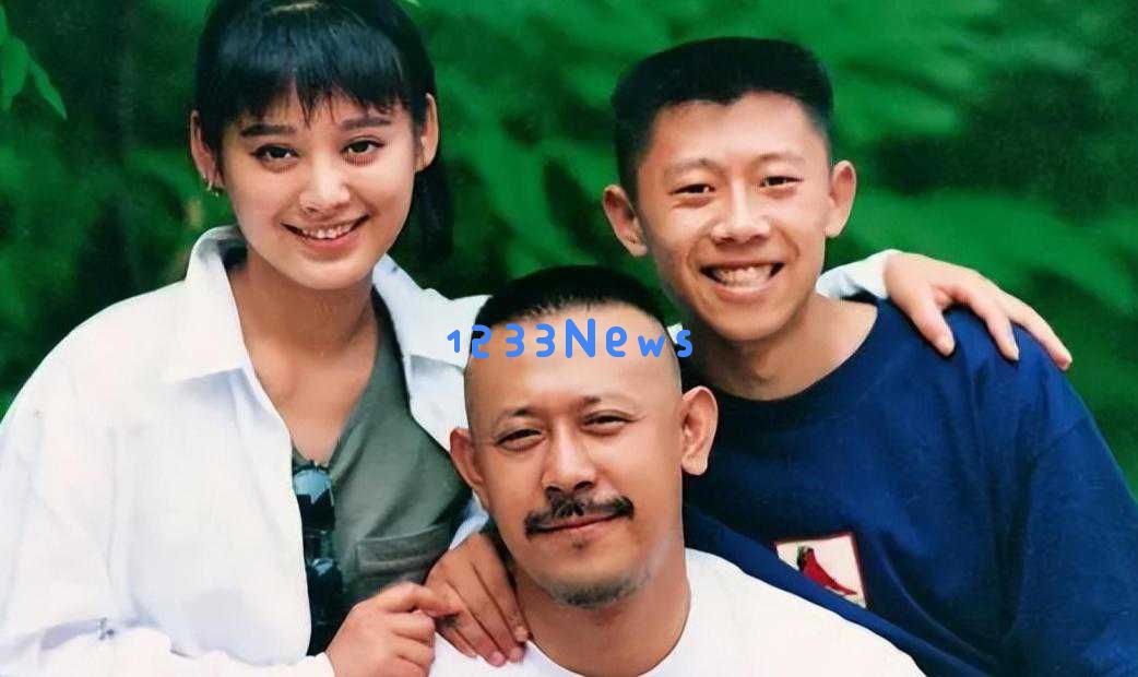 周韵以15岁的年龄差距如何成功赢得姜文的心与事业的双丰收