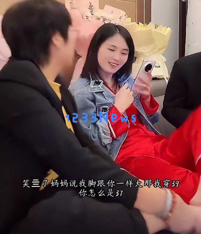 瑾汐姑姑分享老照片证明侄女的孝心莆田妈妈与哥哥一家亮相引关注
