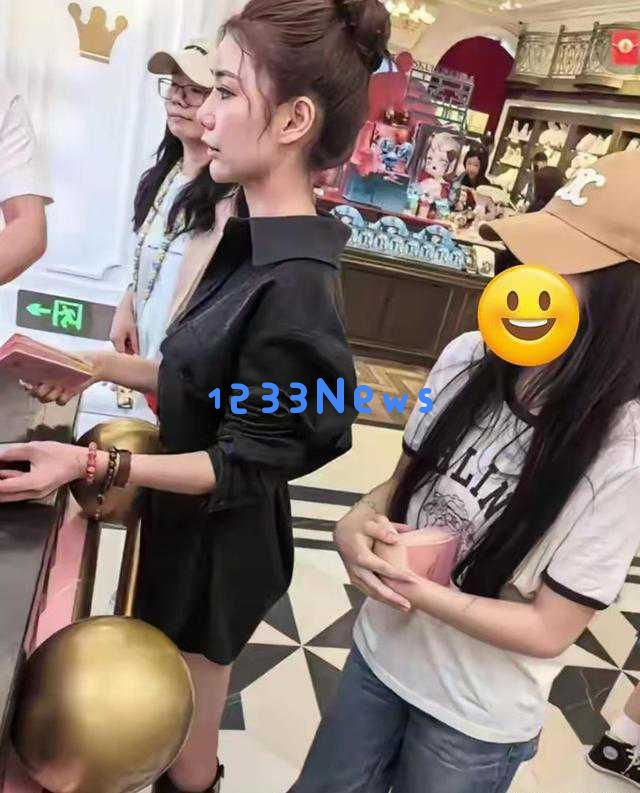 马筱梅为大S的小女儿举办生日派对，邀请全班同学，小玥儿变得更加精致可人