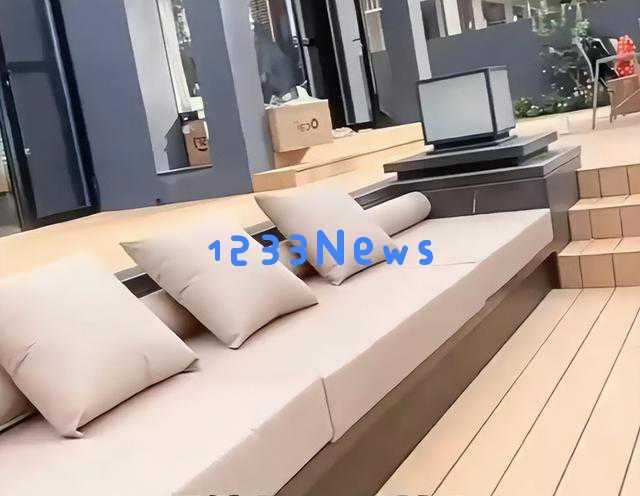 马筱梅为大S的小女儿举办生日派对,邀请全班同学,小玥儿变得更加精致可人