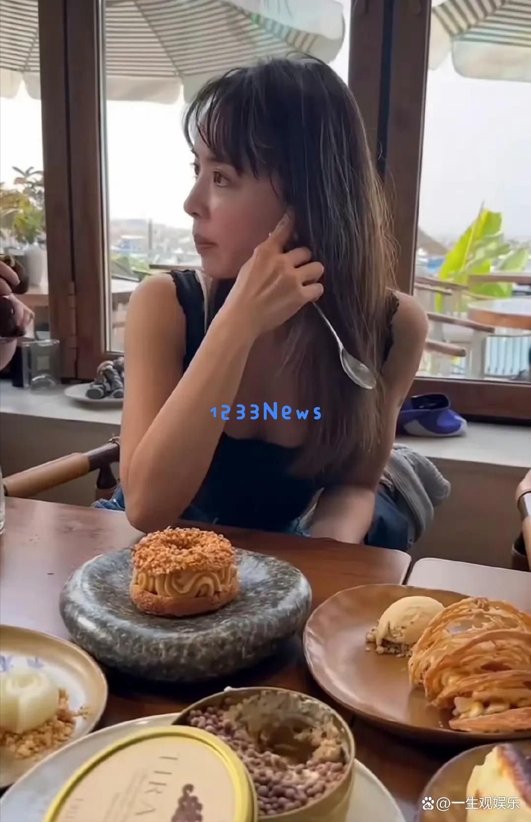 蔡依林再次出游,选择不婚不育,努力赚钱畅游全球生活