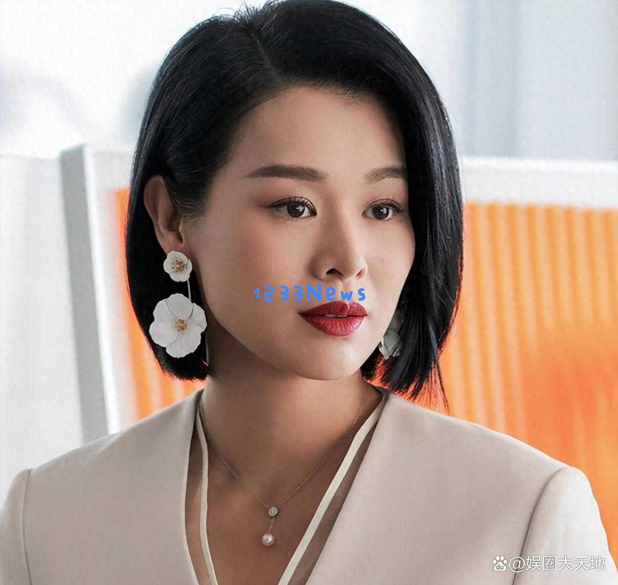 胡杏儿华丽转身,昔日会计师成为“最强小三”,香港小姐的传奇之路!