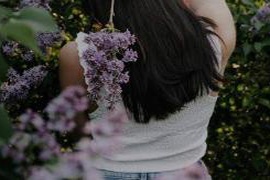 处于人生低谷时，是否应考虑开始一段恋爱关系