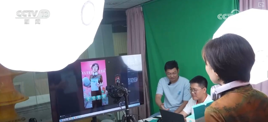 从“单腿跳”到“两条腿走路”多方合力为外贸企业提供“支撑”帮助企业实现“外转内”战略转型