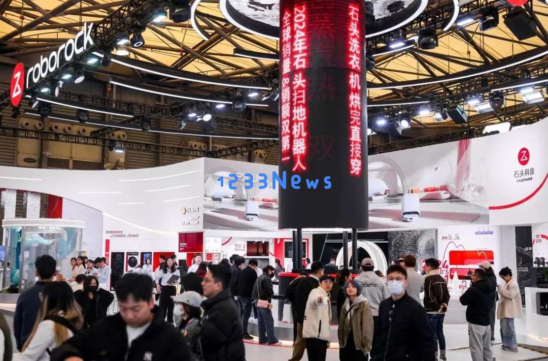 DeepSeek横扫家电圈！暴走三万步，带你看尽AWE最火AI黑科技