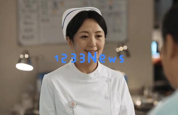 杨童舒现状:虽已50岁依然容颜焕发,执教大学且儿子帅气与她神似