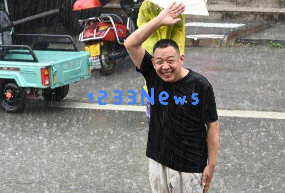 胖东来遭遇挑战坚持不懈,赢得顾客信赖,网友积极发声支持正义之举