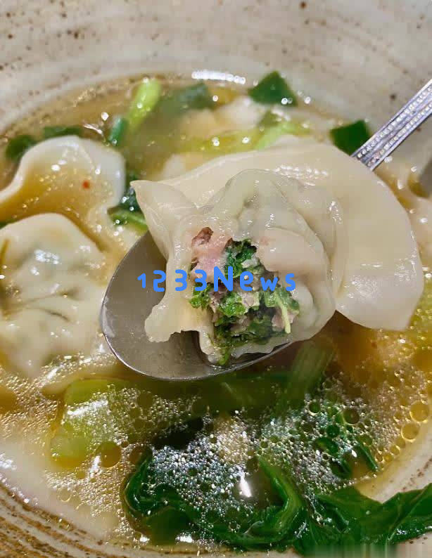 夏季这种蔬菜含钙量是鸡蛋的三倍,每把只需4元,包饺子吃超级美味