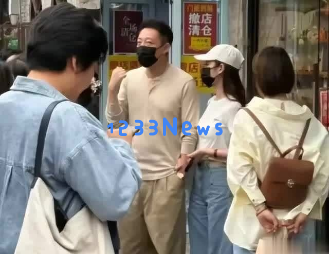汪小菲与筱梅完美适合,婚礼后街头漫步被粉丝偶遇,引发热议