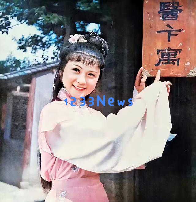 朱碧云放弃演艺事业赴美寻爱,创造幸福家庭成就另一番人生成功