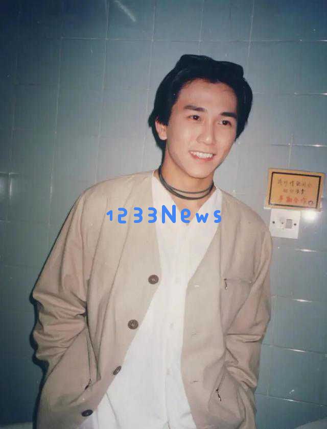 年过六旬的温兆伦重返娱乐圈,魅力依旧令人瞩目,家庭幸福美满令人羡慕