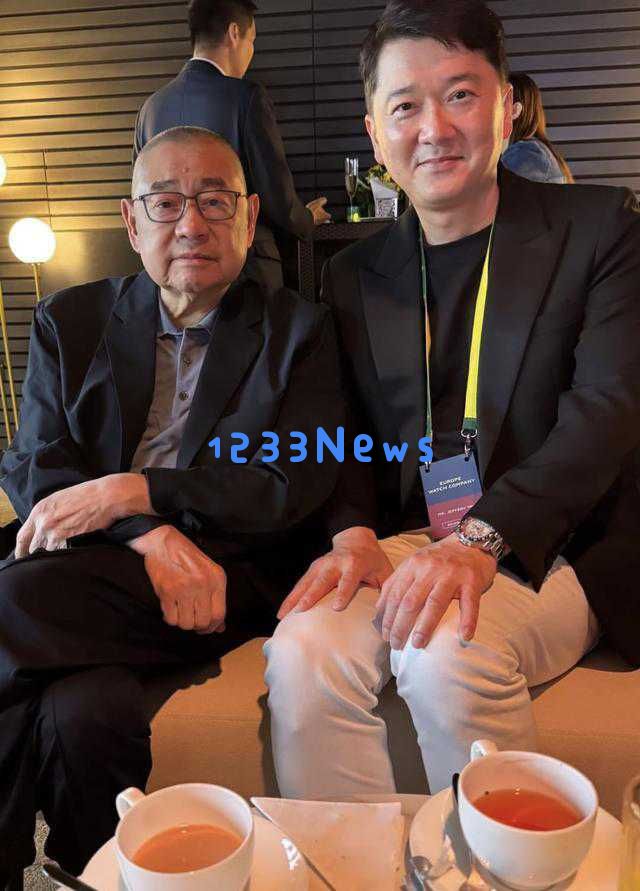 刘銮雄在73岁之际罕见亮相,与家人一同享受温馨的家庭时光
