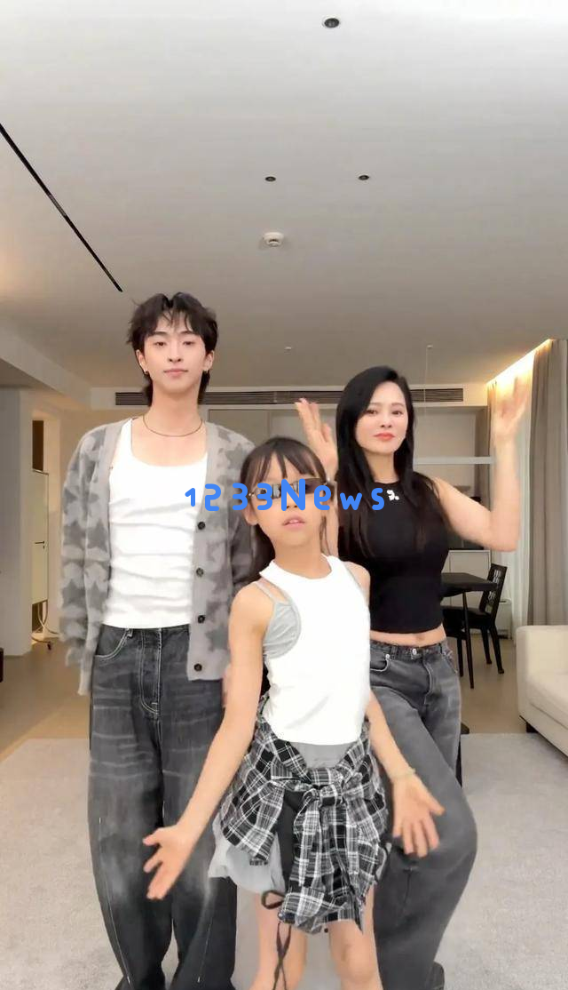 恩利大胆穿着露背肚兜出门,伊能静与庾澄庆对其选择表示支持与尊重