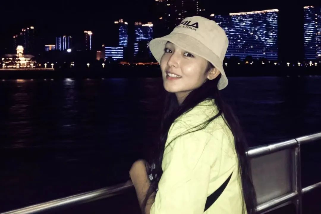 被称为“军营界的迪丽热巴”的她，再度获得全国荣誉表彰！