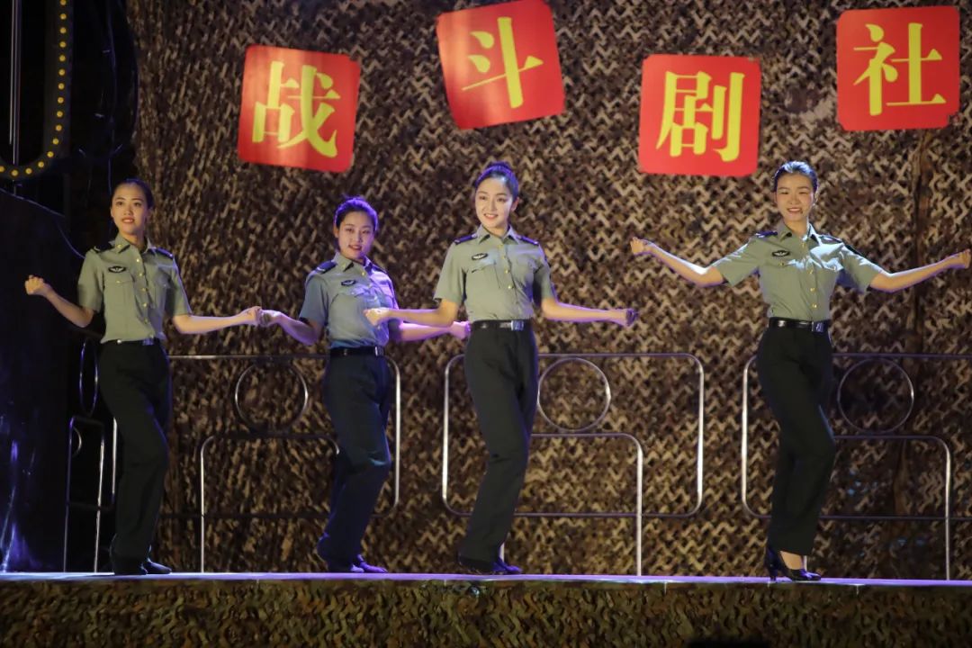 被称为“军营界的迪丽热巴”的她，再度获得全国荣誉表彰！