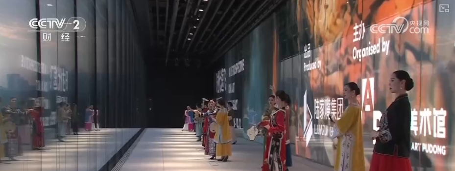 百年石库门与海派旗袍的完美邂逅：传统非遗助力消费升级的创新体验与新场景激活