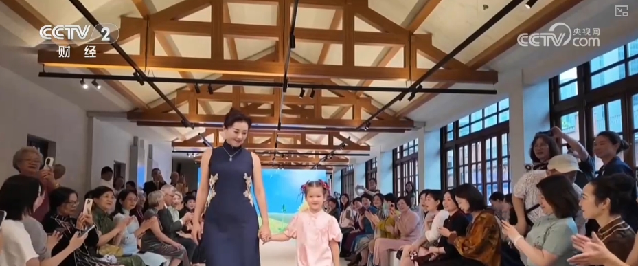 百年石库门与海派旗袍的完美邂逅：传统非遗助力消费升级的创新体验与新场景激活