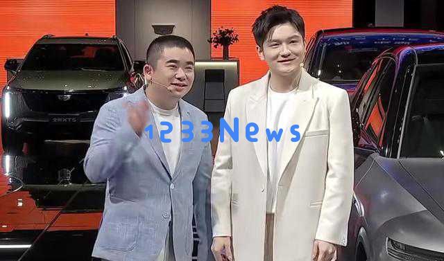刘亦菲出席巴黎盛典意外被忽视,旁边明星热聊场面引人关注