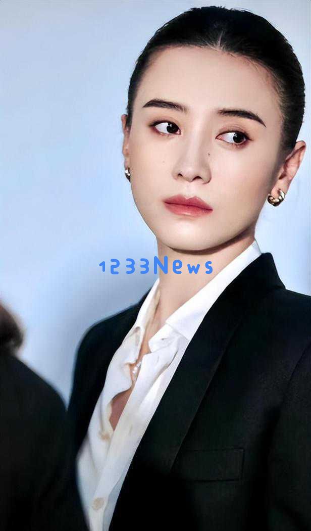 宋佳最新三张心情摄影曝光,连连夺得白玉兰视后引发众多惊喜