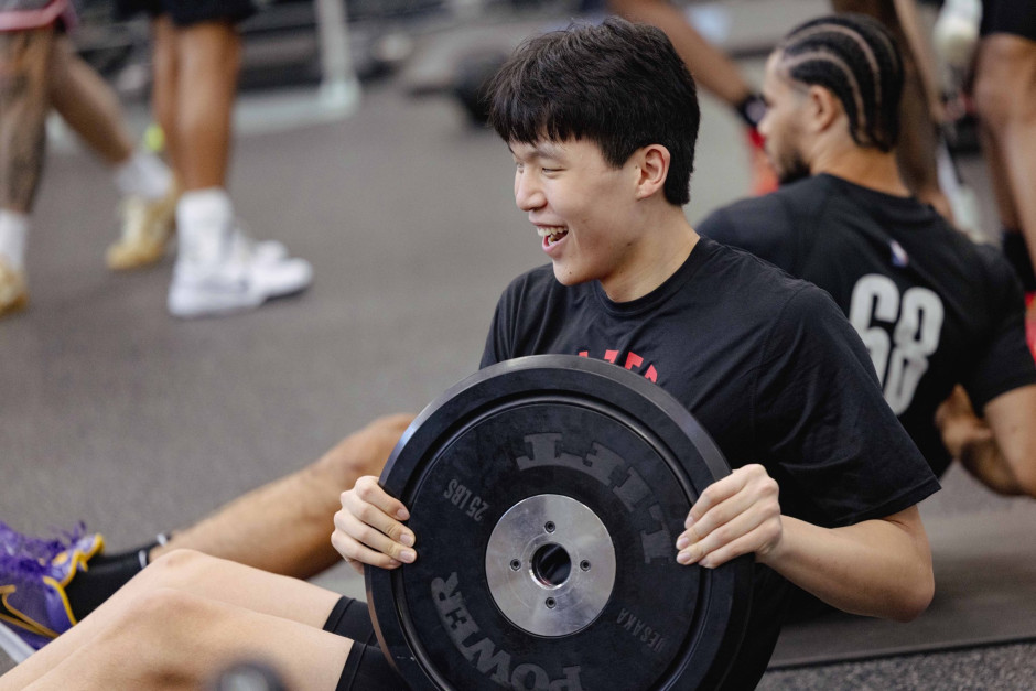 2025年NBA夏季联赛赛程曝光状元弗拉格盛大亮相杨瀚森首次挑战勇士队！