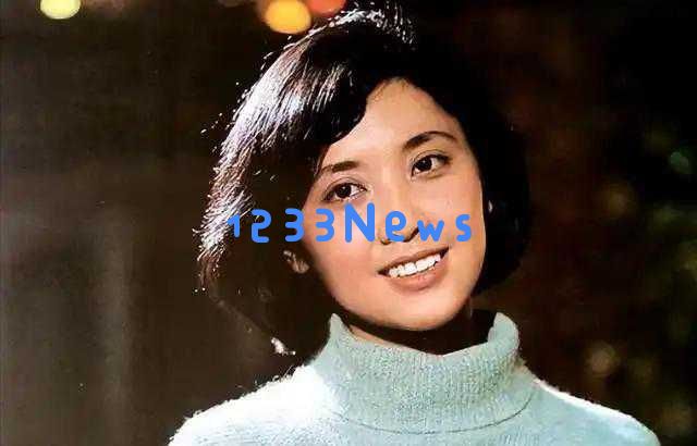 朱琳时隔多年重返朗诵舞台,红裙亮相引发热议,网友纷纷惊叹她依然如少女般青春