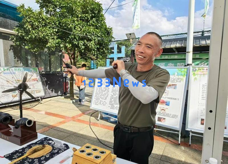 当传统的“中医文化”遇上农村的“村晚”，这个摊位上带给你怎样的惊喜？