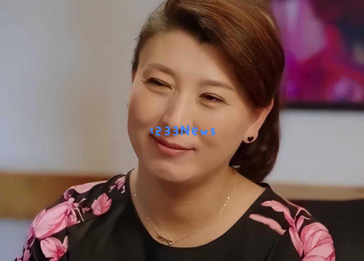 国民媳妇闫学晶,51岁迎来奶奶生活,45岁时又添二胎,这背后有何故事?