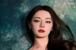 迪丽热巴曾被称为“水后”,如今成功逆袭成为90后首位视后封后的传奇