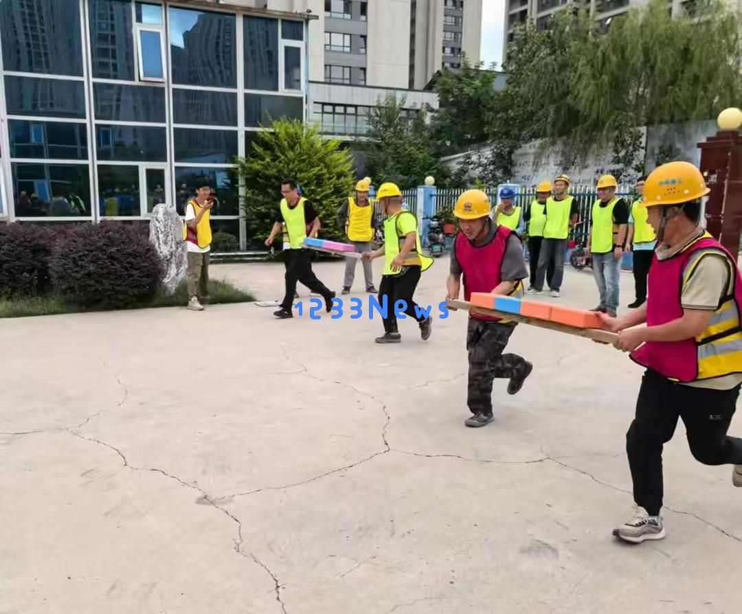 中铁建工即墨中心城项目:双节佳节关怀一线建设者,共享温暖的工地团圆之夜