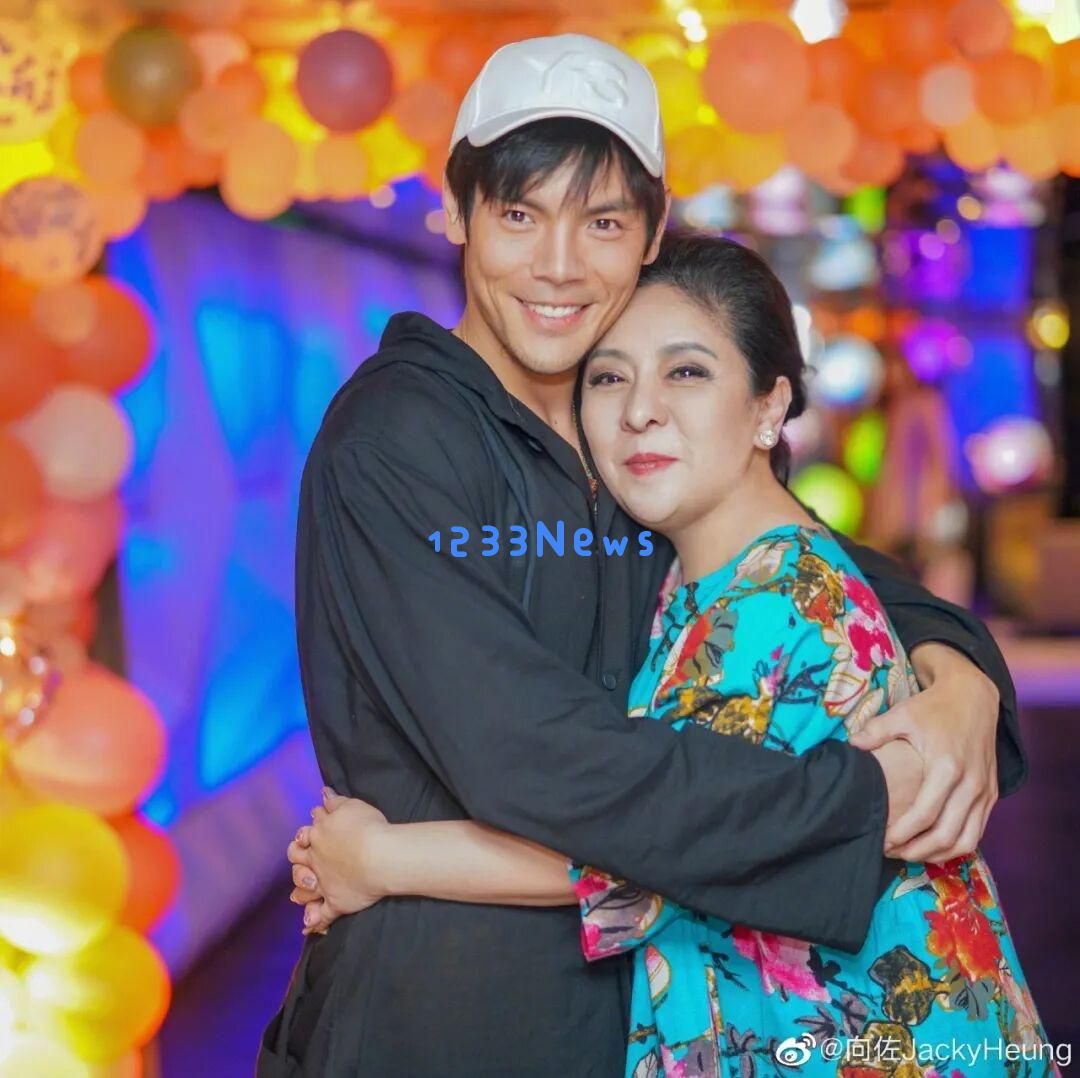 向太澄清“向家破产”谣言:依然拥有珠宝、豪宅和超过1000名员工,向佐全力支持