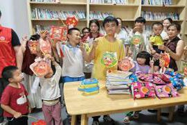 江西丰城:中秋佳节喜乐融融 乐享猜灯谜的趣味时光 江西丰城:中秋佳节喜乐融融 乐享猜灯谜的趣味时光