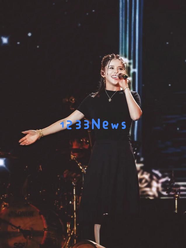 电音女神邵雨涵在大足石刻盛典中闪耀登场热情演唱致敬千年文化传承