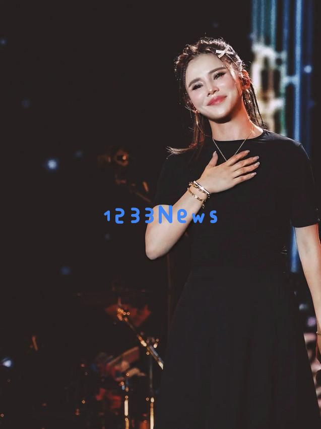 电音女神邵雨涵在大足石刻盛典中闪耀登场热情演唱致敬千年文化传承