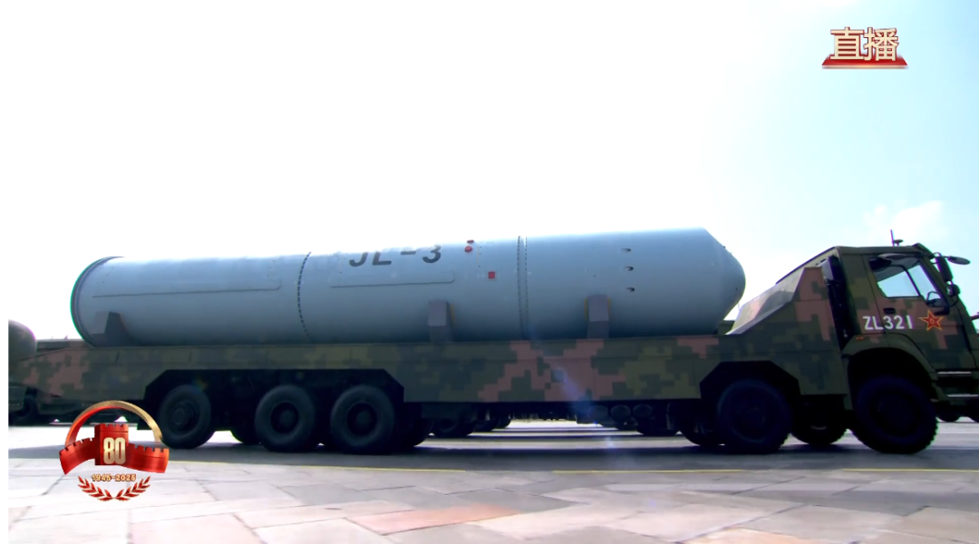 东风_5C与东风_61洲际导弹正式展示,引发全球关注!
