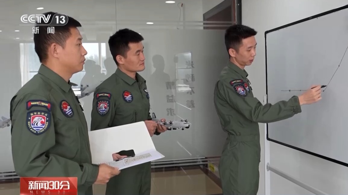 阅兵场上引人注目的新款特种机!“运_9”家族三种机型的具体用途分析