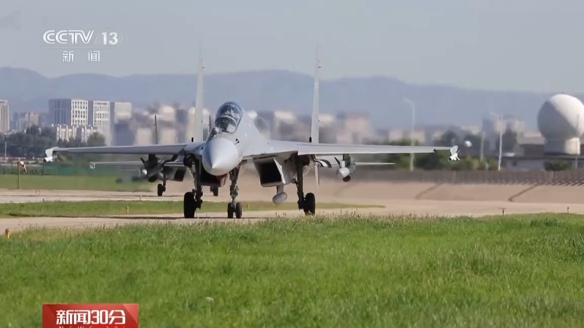 阅兵场上引人注目的新款特种机!“运_9”家族三种机型的具体用途分析