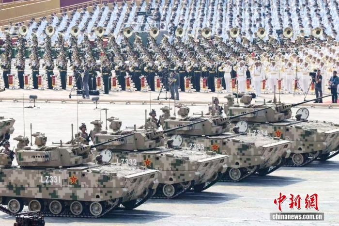 全球瞩目北京盛典:从军队阅兵到先进武器展示,中国自信展现强大国力