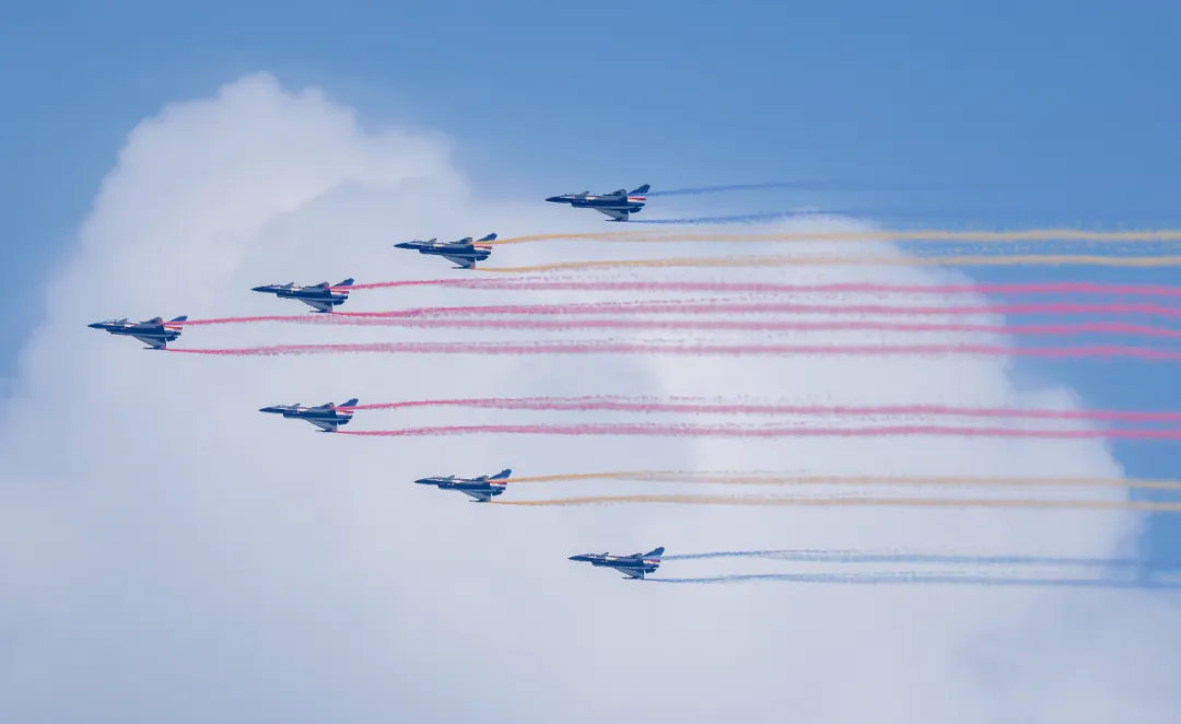 新华社发布视觉盛宴!100幅震撼人心的精彩图片!