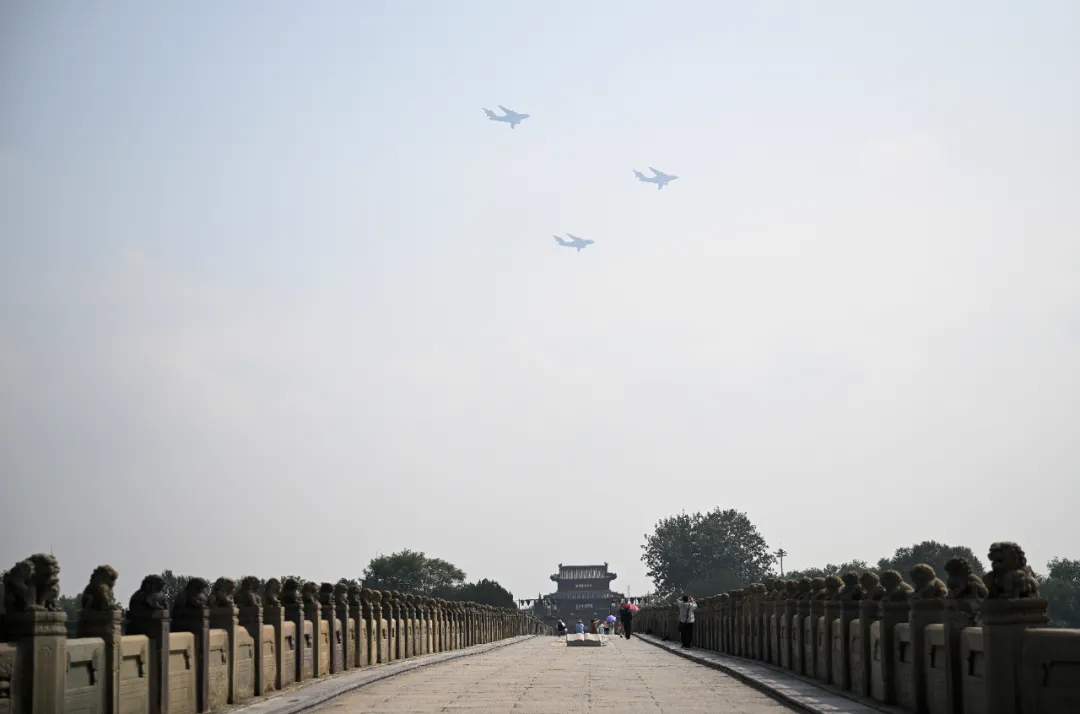 新华社发布视觉盛宴!100幅震撼人心的精彩图片!