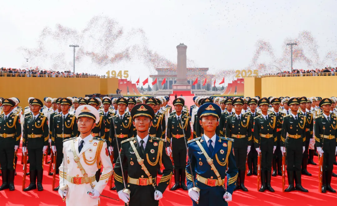 新华社发布视觉盛宴!100幅震撼人心的精彩图片!
