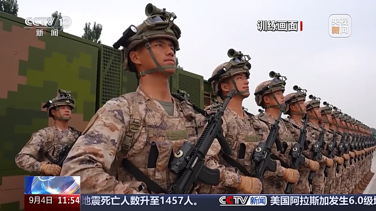 老排长的心愿终于实现:“穿皮鞋到天安门照相”的故事再现上甘岭战役英雄的灵魂