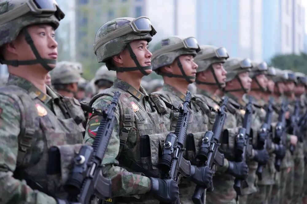 网络热议!这位兵哥哥的帅气照片引发关注,他亲自拍摄的!