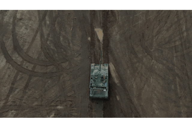 动图精彩呈现!深度报道坦克分队实弹射击的震撼现场 动图精彩呈现!深度报道坦克分队实弹射击的震撼现场