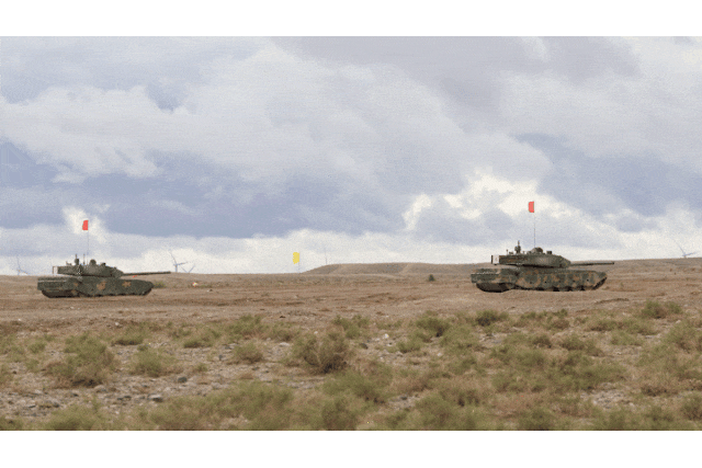 动图精彩呈现!深度报道坦克分队实弹射击的震撼现场