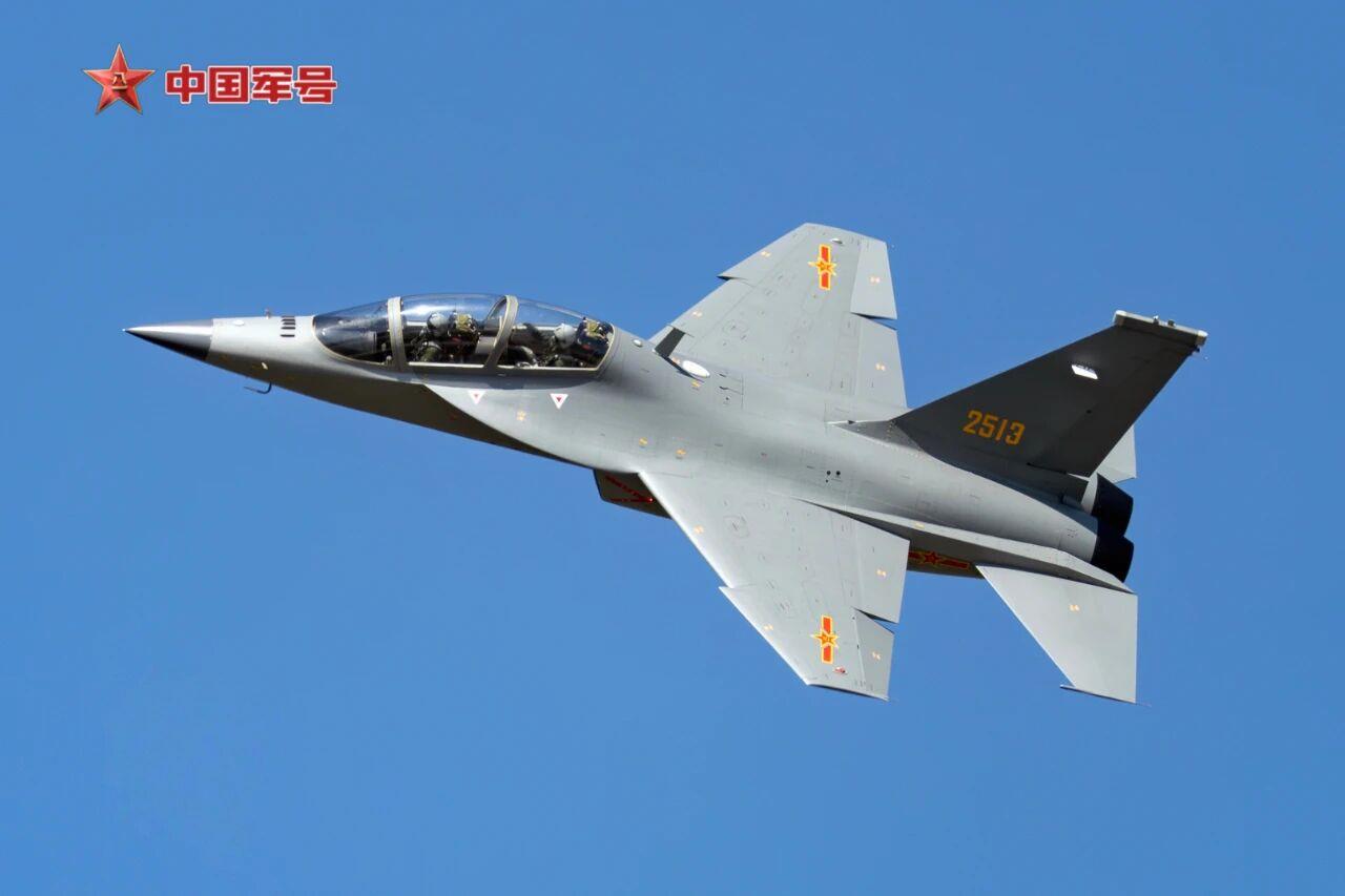 “云端瞭望长春航展!精彩战机训练瞬间抢先欣赏