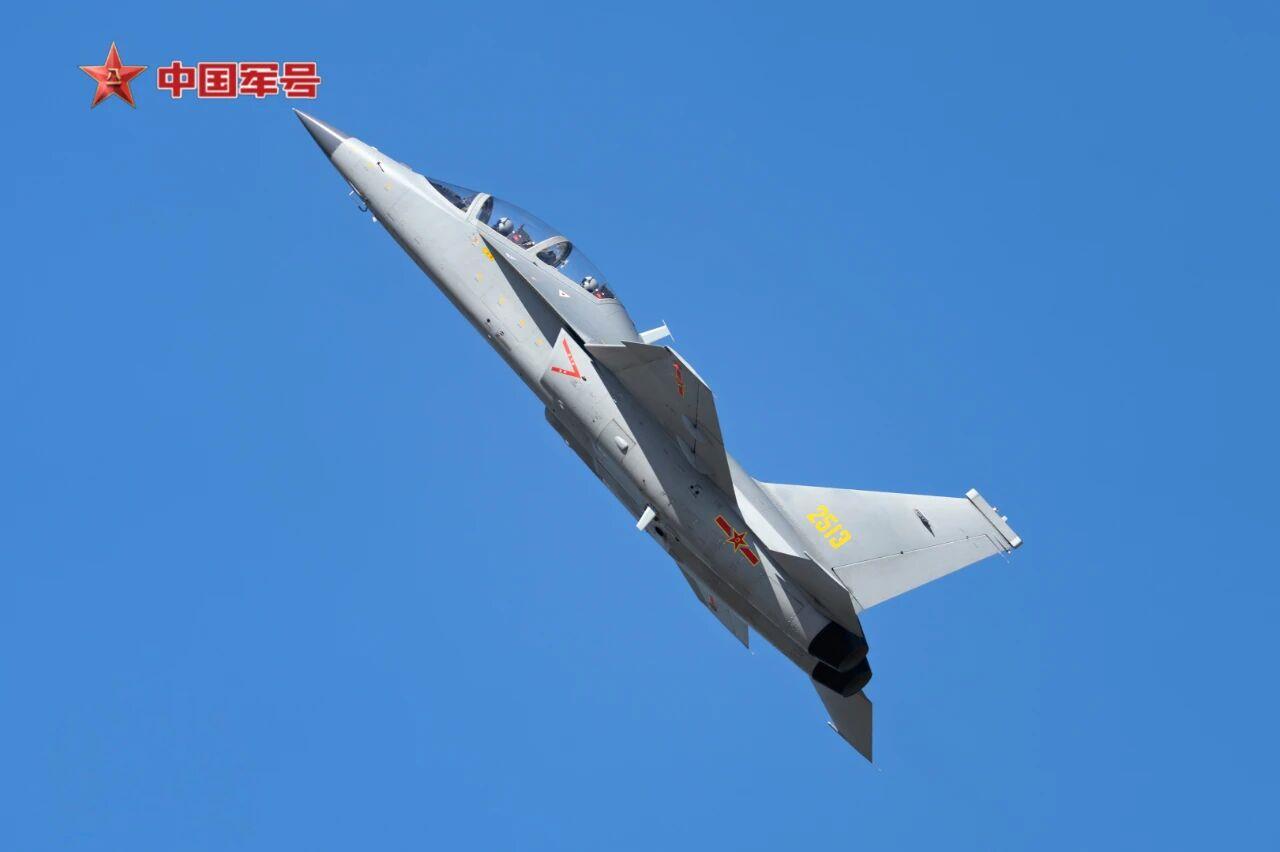 “云端瞭望长春航展!精彩战机训练瞬间抢先欣赏